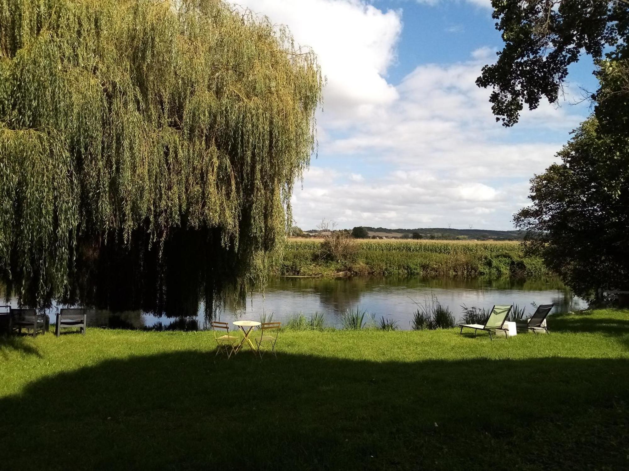 Havre De Paix Au Bords De L'Eure - Divers Hebergements Garennes-sur-Eure Dış mekan fotoğraf
